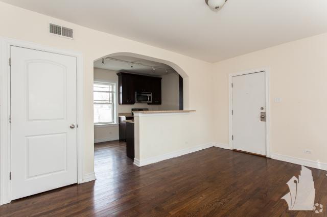 Building Photo - 1 bedroom in Chicago IL 60613 Rental