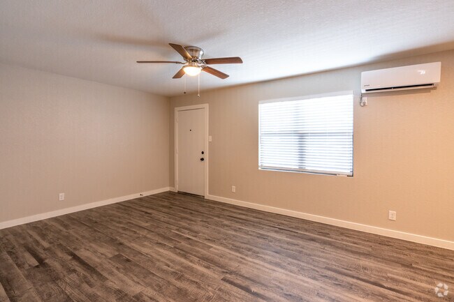 Photo - 5201 Crawford St