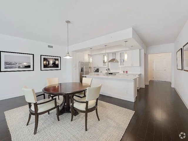 Building Photo - 925 Bay Colony Dr S Unit 925 bay colony dr s Rental