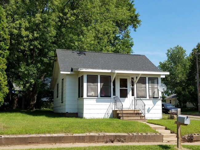 Building Photo - 2740 S Slope Ter