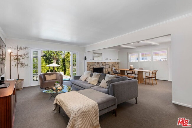 Photo - 4247 Sespe Ave