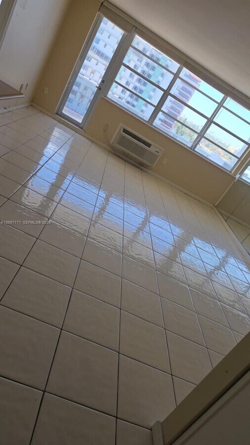 Photo - 5313 Collins Ave Unit 906