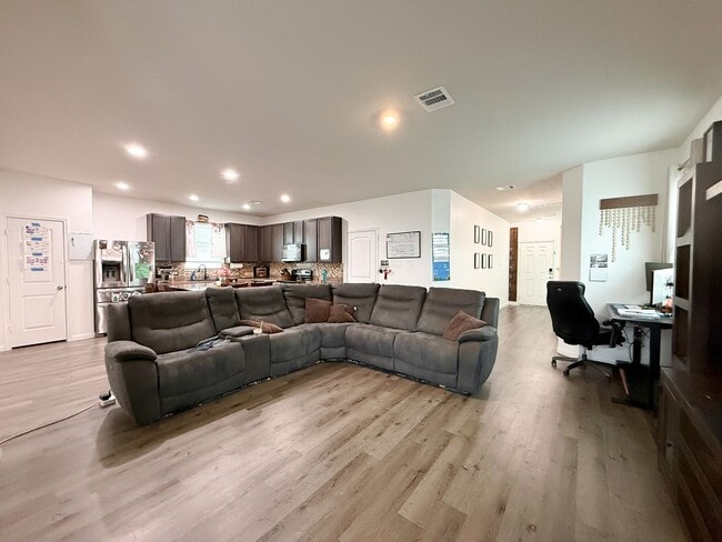 Photo - 4 Bed, 3.5 Bath Home in Bryan for March Move In!