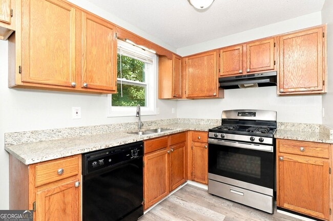 Photo - 229 Hampton Dr
