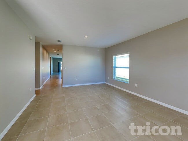 Photo - 252 Garnet Ave