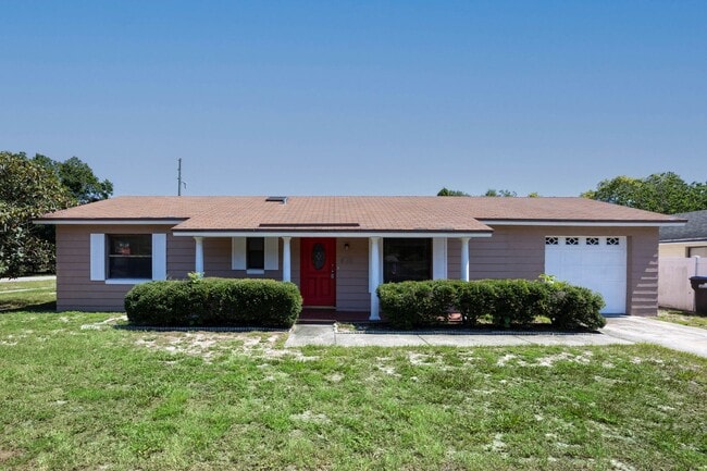 Building Photo - 3/1.5/1 Home with HUGE fenced yard!