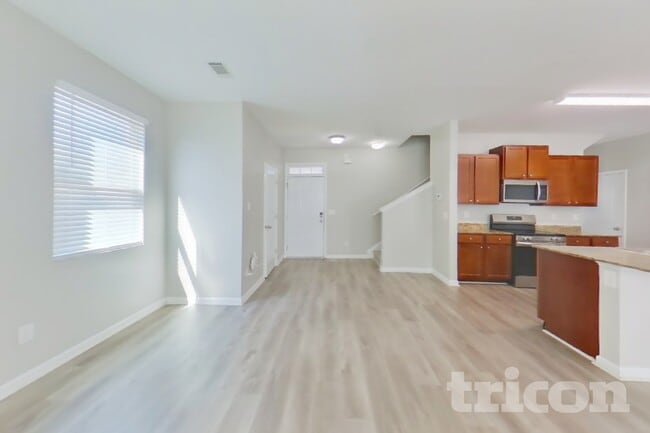 Photo - 7156 Tanger Blvd