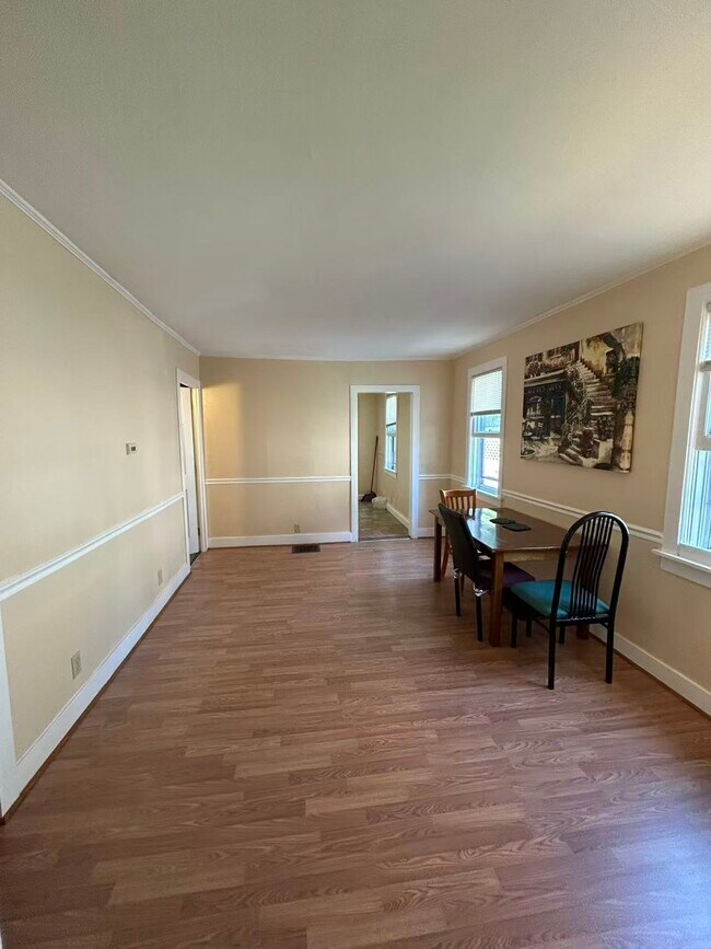 dinning room - 316 S Plain St