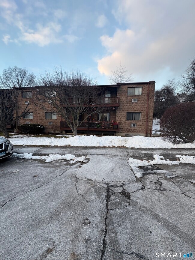 Building Photo - 235 Henry Ave Unit 11B