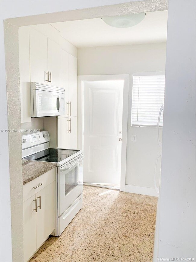 Photo - 805 81st St Unidad 2