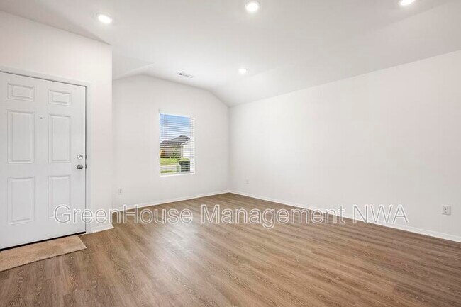2637 E Gila Wy