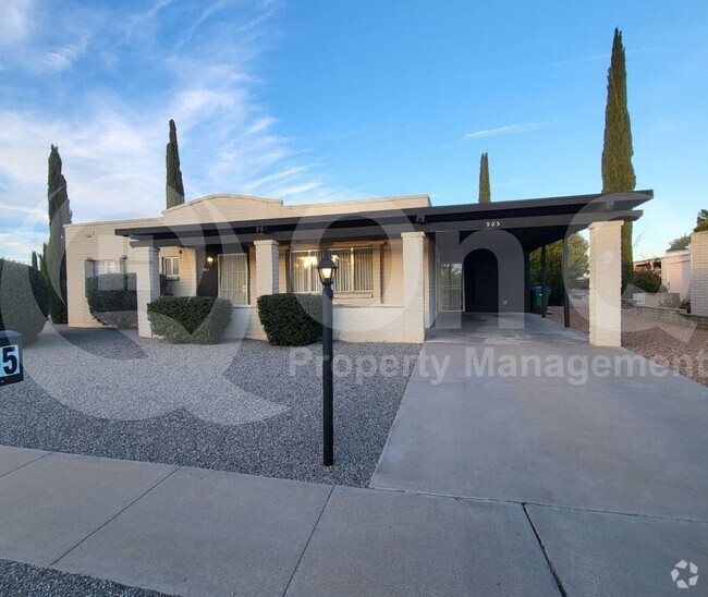 Building Photo - 905 S La Bellota Rental