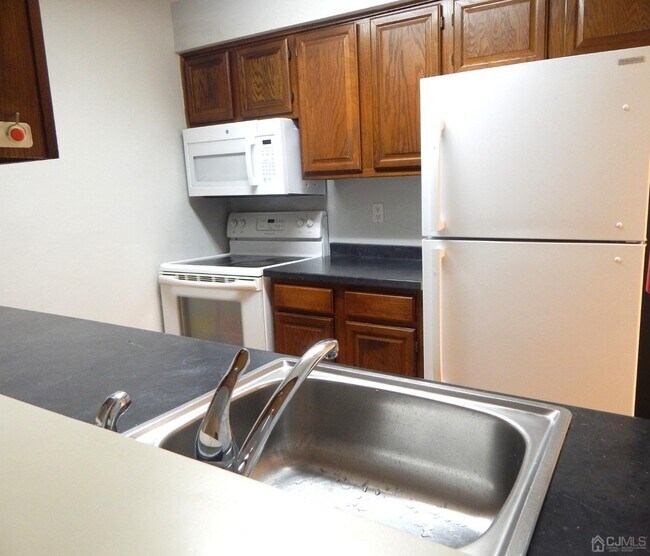 615 Ravens Crest Dr Condo Condo for Rent in Plainsboro, NJ