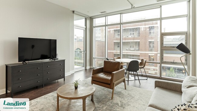 Photo - 1222 W Madison St Apartment Unit 302.1403846