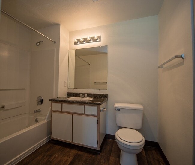 Photo - 1001 NE Briarcreek Way