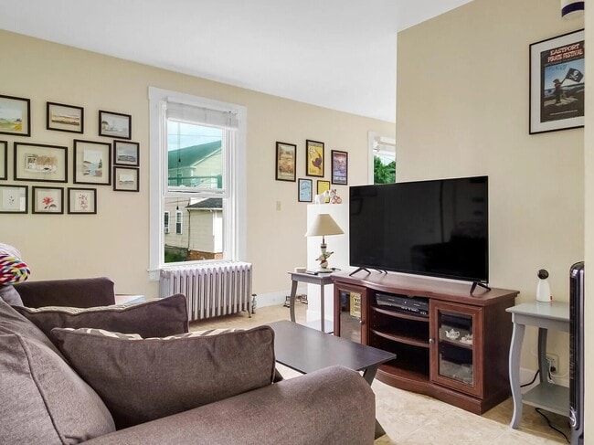 Photo - 14 Swan St Unit 2