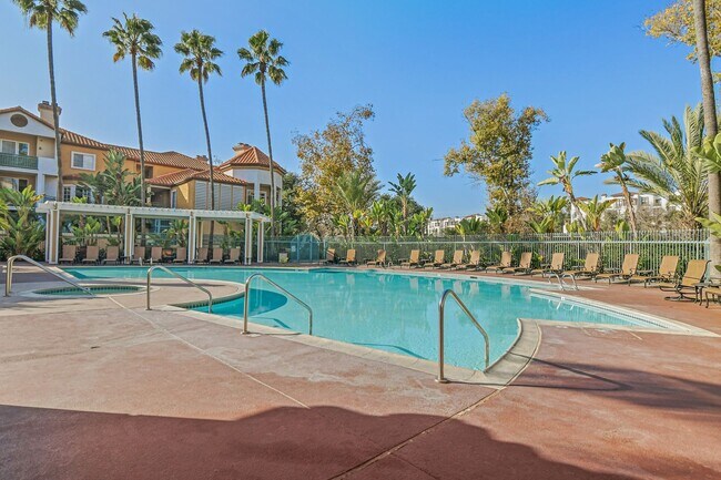 Photo - Remodeled River-View Corner Unit with Oversized Patio Unidad 111