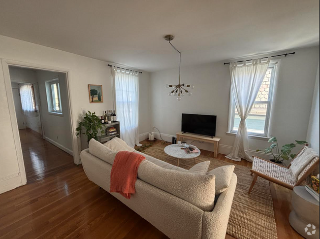Building Photo - 17 Pinckney St Unit 2 Rental