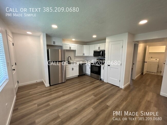 Building Photo - 1717 S Longview Rd Unit Lower Rental