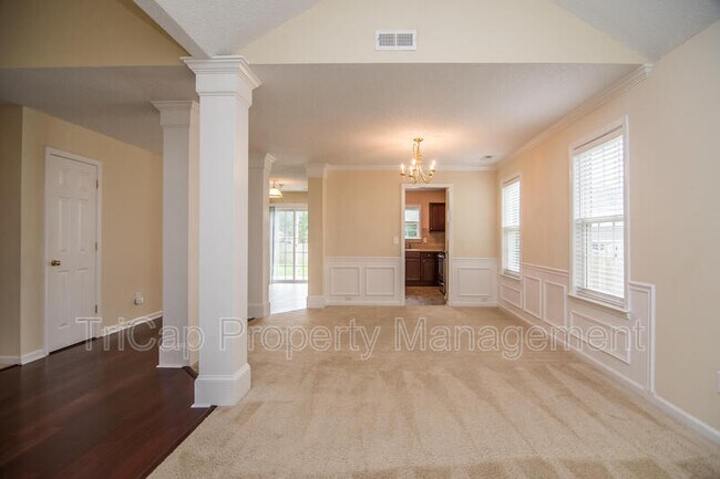 Photo - 102 Bonhill Ct