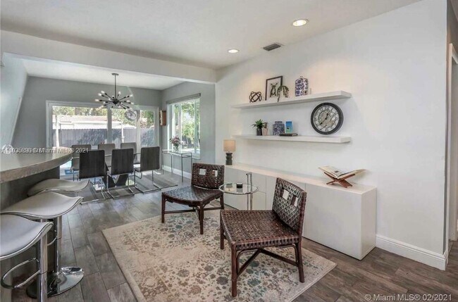 Photo - 923 N 14th Ave