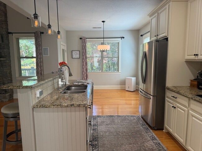 Photo - Elegant Full-Brick Estate 4 bedroom/2.5 ba...