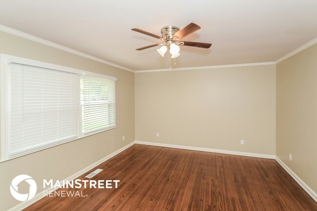 Photo - 135 Winnetka Way