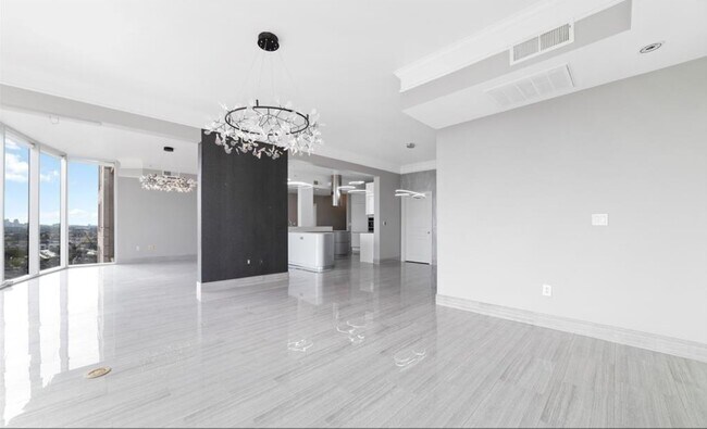 Photo - 3333 Allen Pkwy