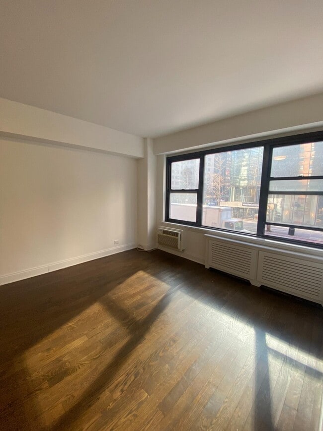 Photo - 157 E 57th St Unit PHA