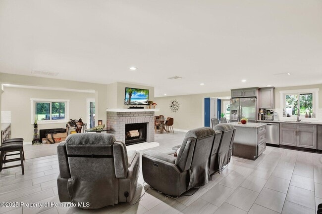 Photo - 18321 Edgewood Dr