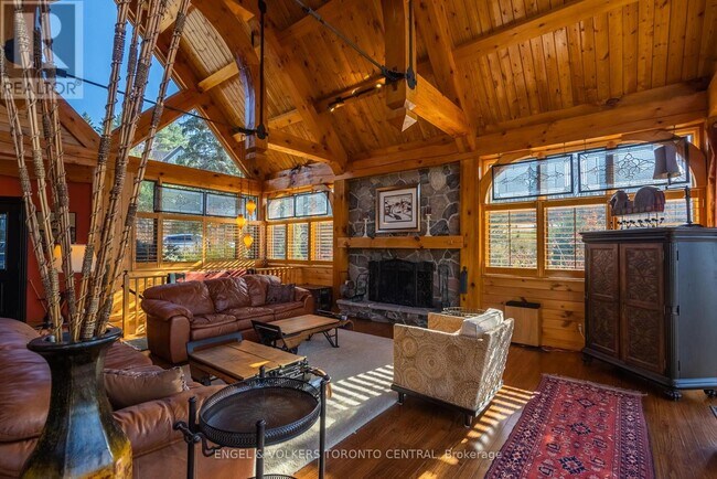 Photo - 11 Valleycrest Dr