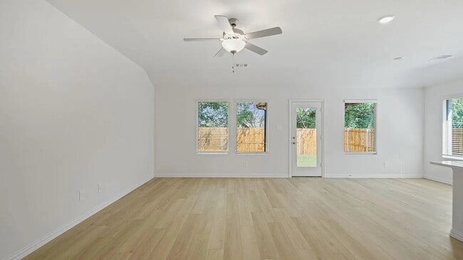 Photo - 710 Edgehurst Dr