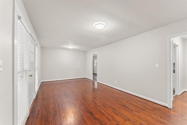 Photo - 2352 Elmwood Cir SE