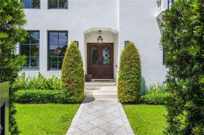 Photo - 5728 Pine Tree Dr