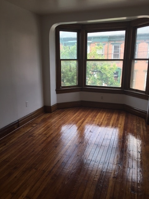 Photo - Spacious 2 bedroom apartment on the 2nd floor next to the Rail Trail York City