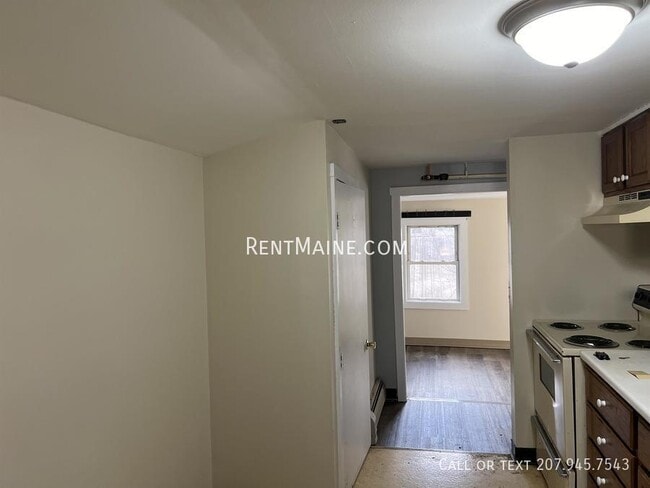 Photo - 2412 Western Ave Unidad R