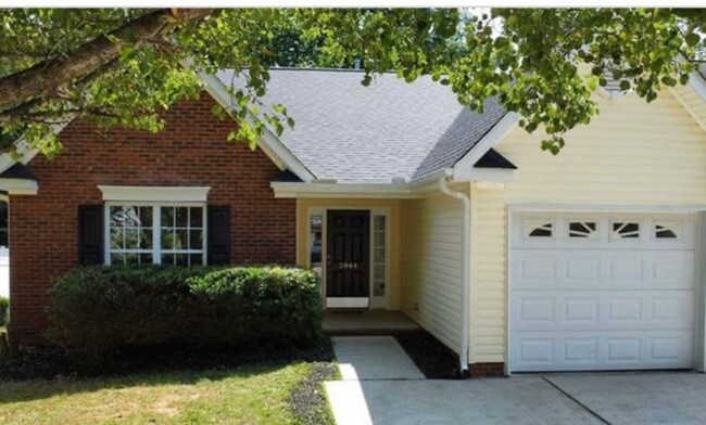 3 bedroom in Reedy Fork! - 3 bedroom in Reedy Fork! House