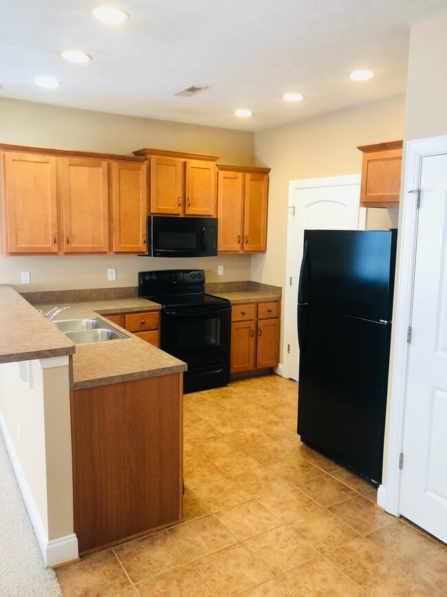 Photo - 104 Northwynd Cir