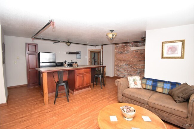 Photo - 150 Court St