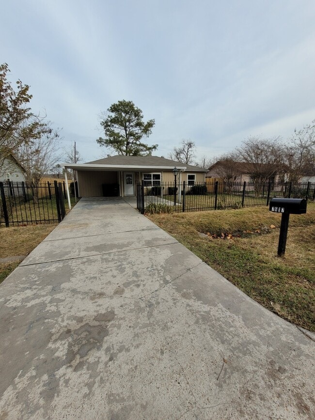 Building Photo - 7617 Delavan Dr Rental