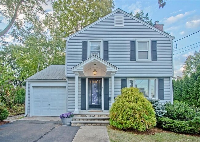 Building Photo - 16 Harding St