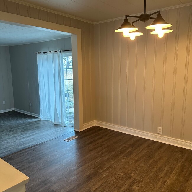 Photo - 271 3rd Ave SW