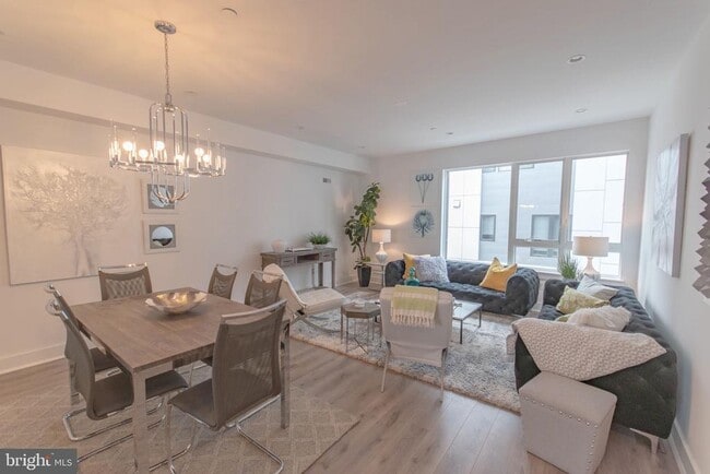 Photo - 105 Olive St