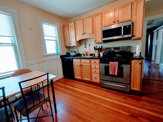 Photo - 86 Conwell Ave Unit 3