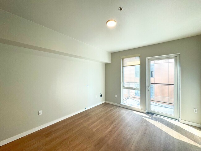 Photo - 1085 103rd Ave NE