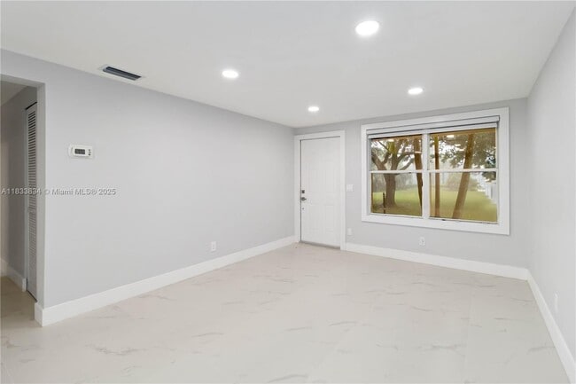 Photo - 7144 Southgate Blvd