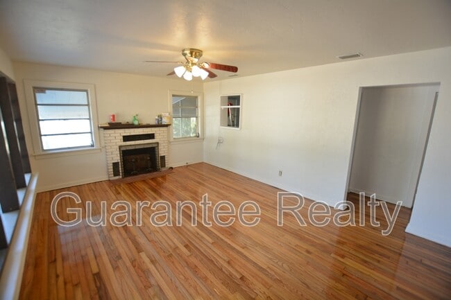 Photo - 609 SE 31st Ave