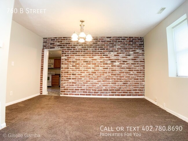 Photo - 760 B St