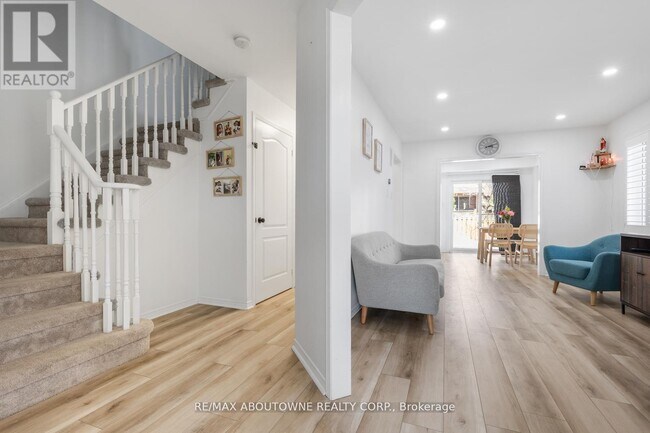 Photo - 30 Harnesworth Crescent
