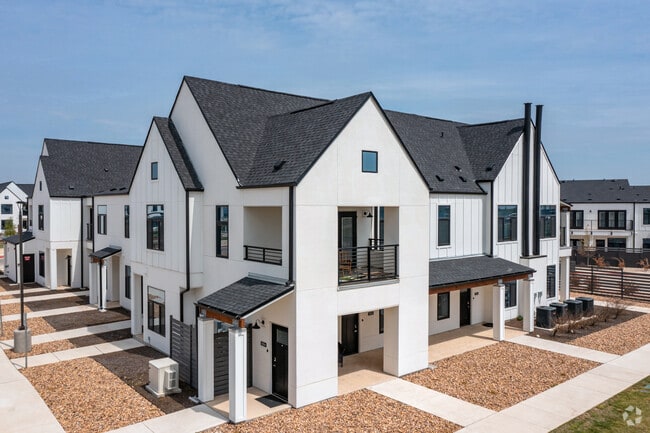 Primary Photo - Hermosa Village Apartments